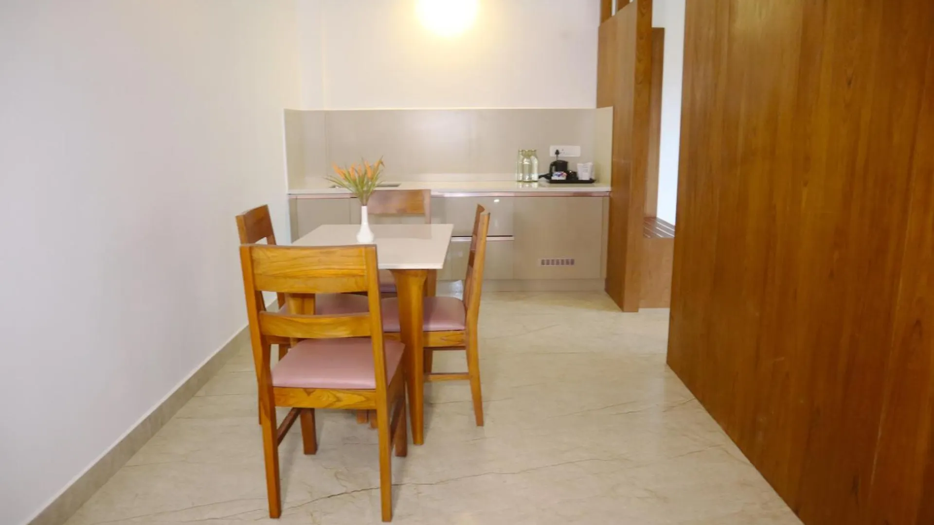 Hotel The Teatree Munnar Suryanelli