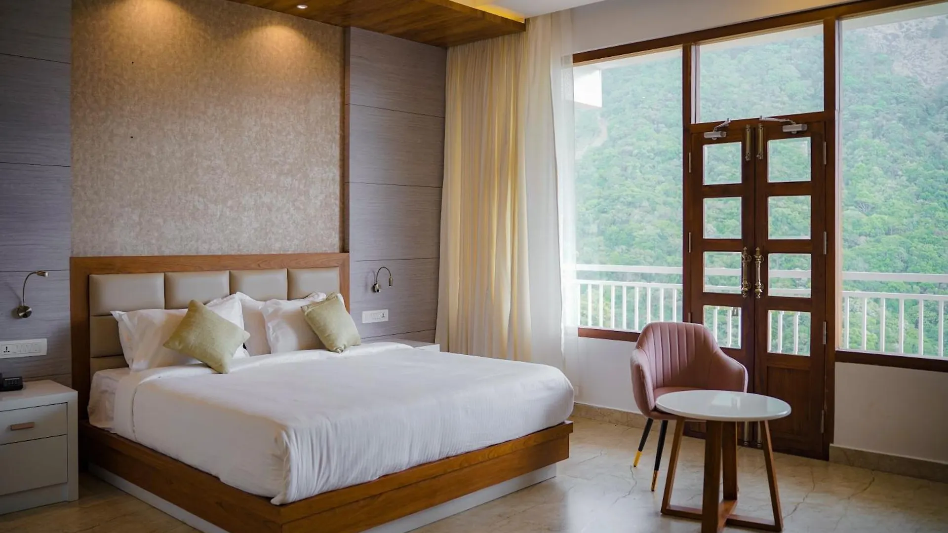 Hotel The Teatree Munnar Suryanelli